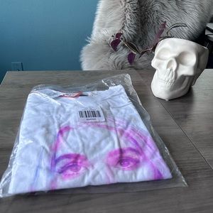 Hot Topic Poppy Loves You T-Shirt